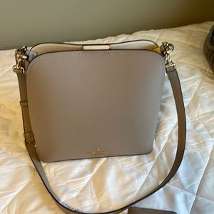 ♠️ Kate spade ♠️ Darcy Large Bucket Crossbody Bag, Warm Taupe